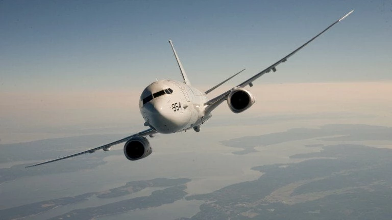 Αμερικανικό P-8 συντόνισε την επίθεση με drones σε ρωσική βάση στην Συρία;
